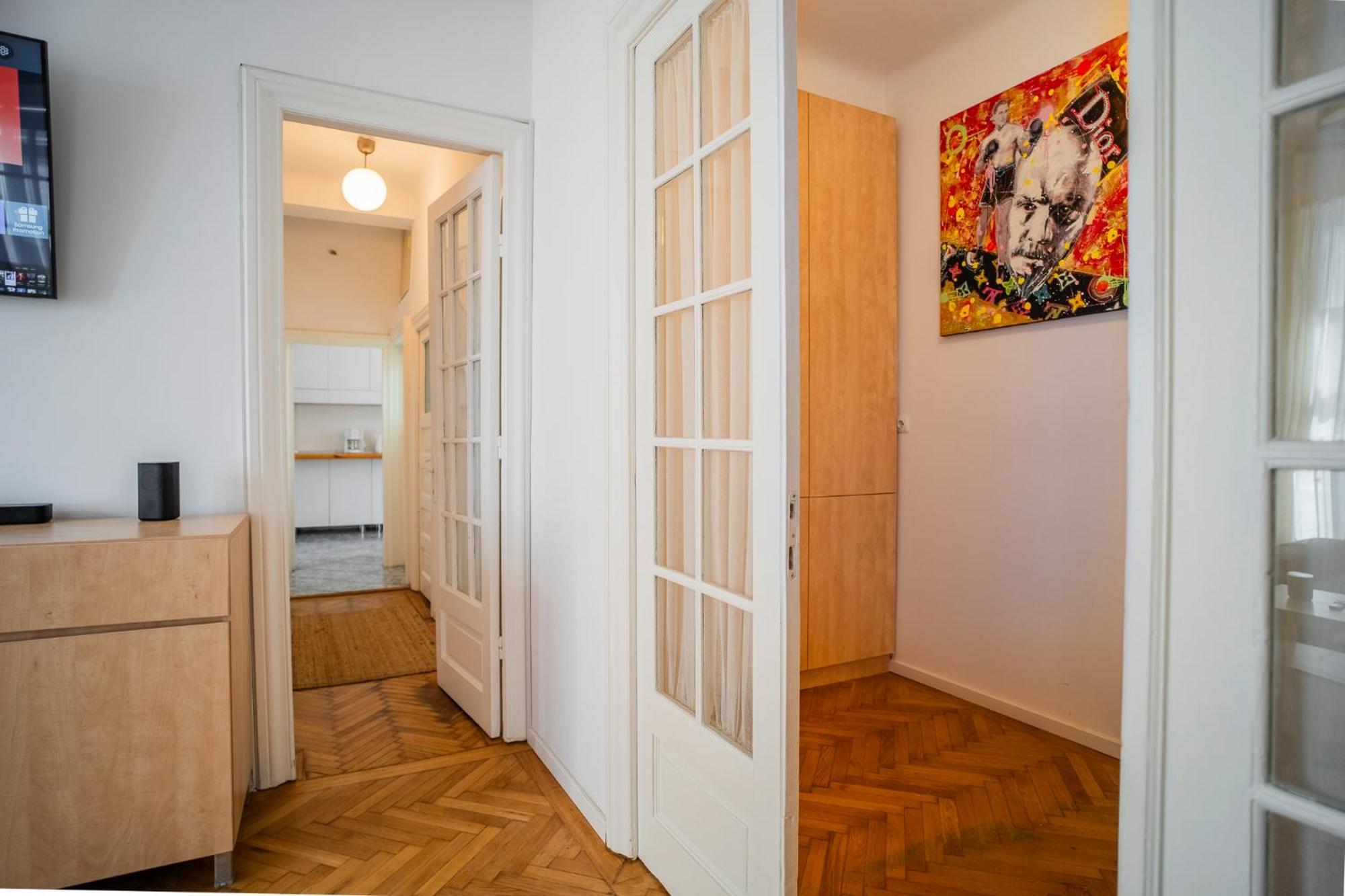Bright Heart Of Unirii Bucarest