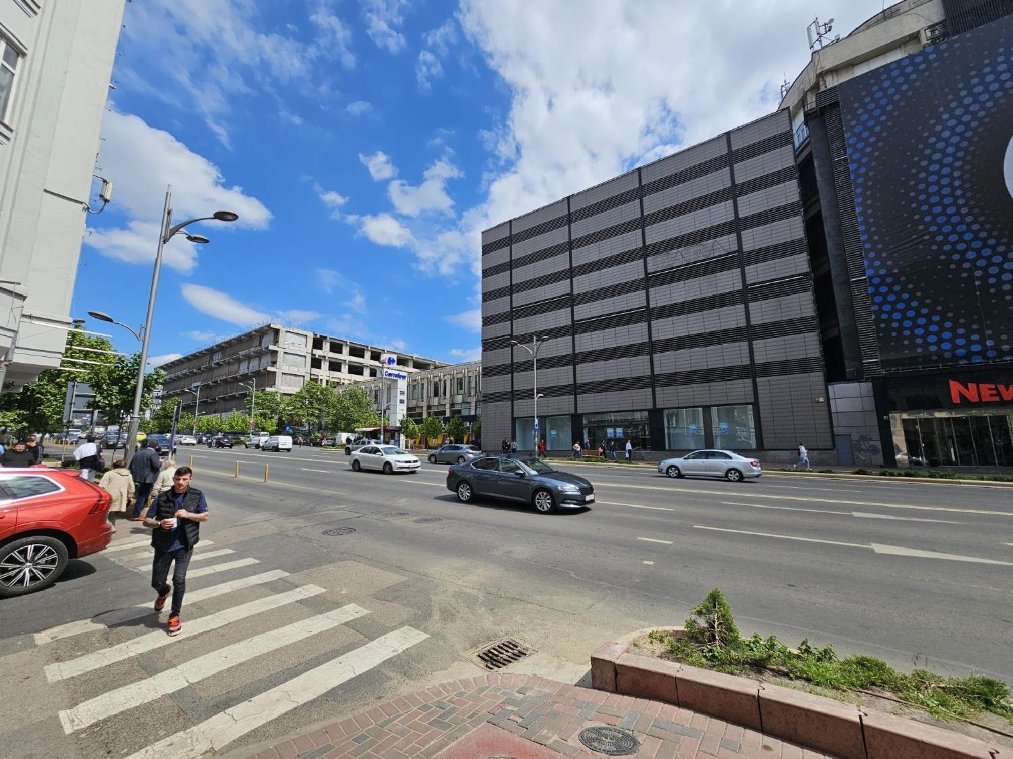 Bright Heart Of Unirii * Bucarest